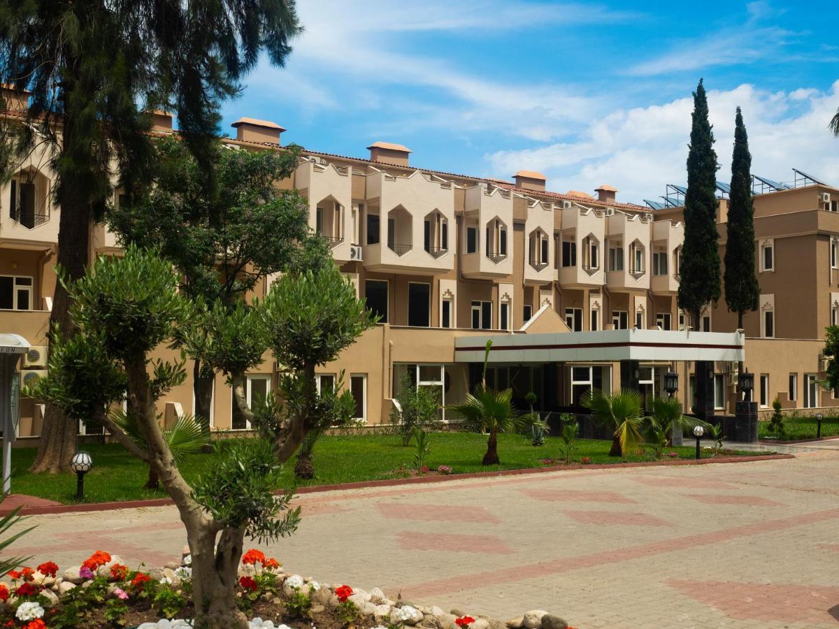 Alexius Beach Hotel ベルディビ エクステリア 写真